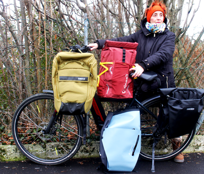 Margit Palman mit 4 Hybridtaschen