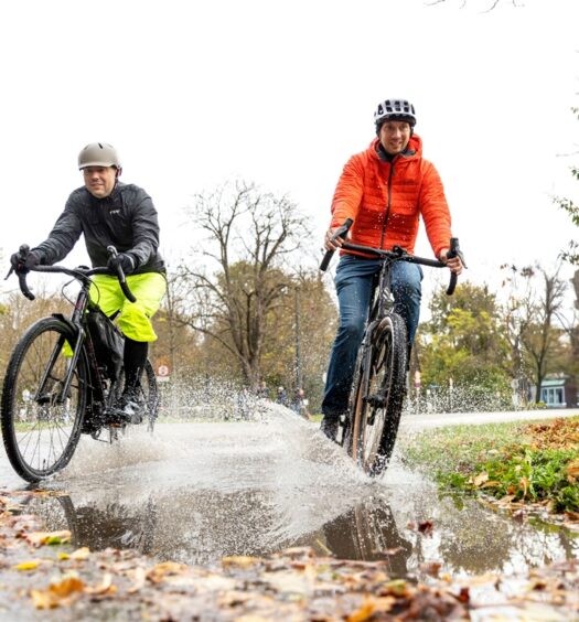 Mit Fahrrädern durch Lacken