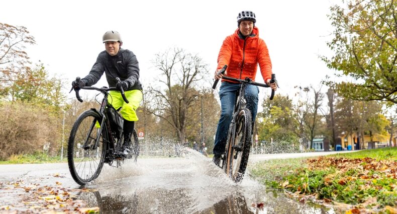 Mit Fahrrädern durch Lacken